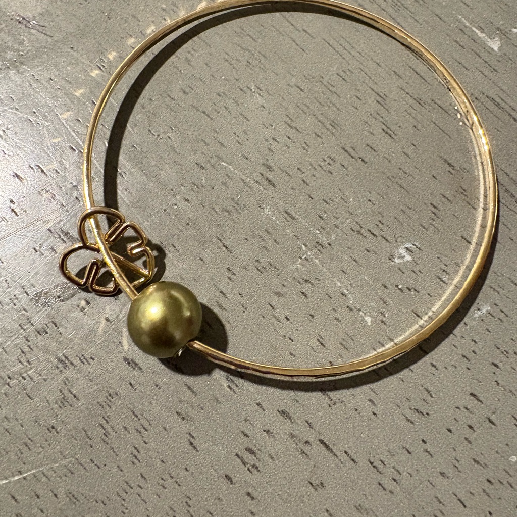 Elegant Gold Bangle Bracelet